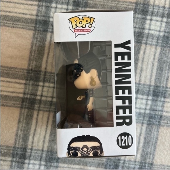 Netflix The Witcher Yennefer Funko Pop #1210 - Picture 5 of 6